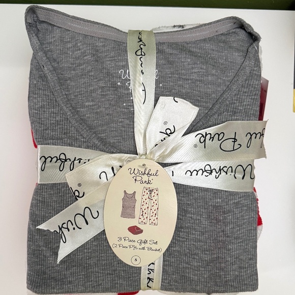 Comfy Wishful Park 3-Piece PJ Set - Picture 1 of 6